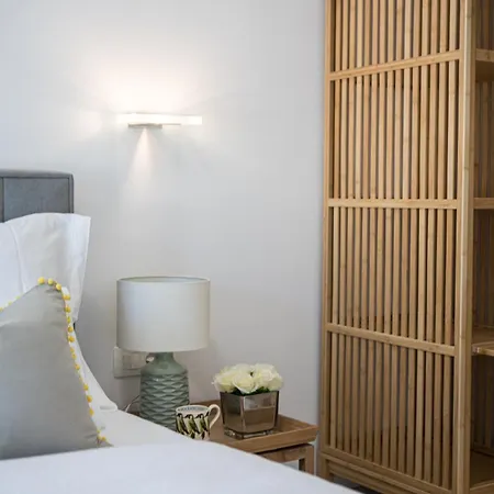 Stunning Seaview Retreat With Terrace 赫瓦尔