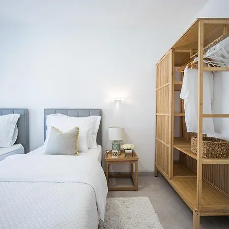 Stunning Seaview Retreat With Terrace