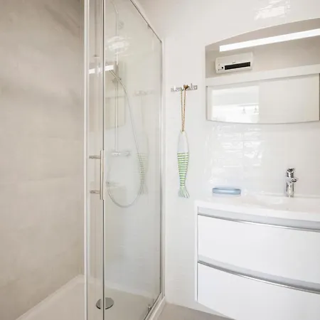 Stunning Seaview Retreat With Terrace * 赫瓦尔