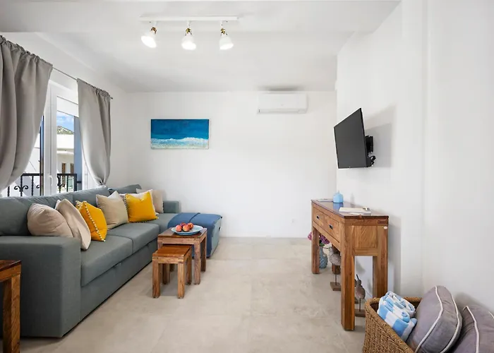 Stunning Seaview Retreat With Terrace דירה *