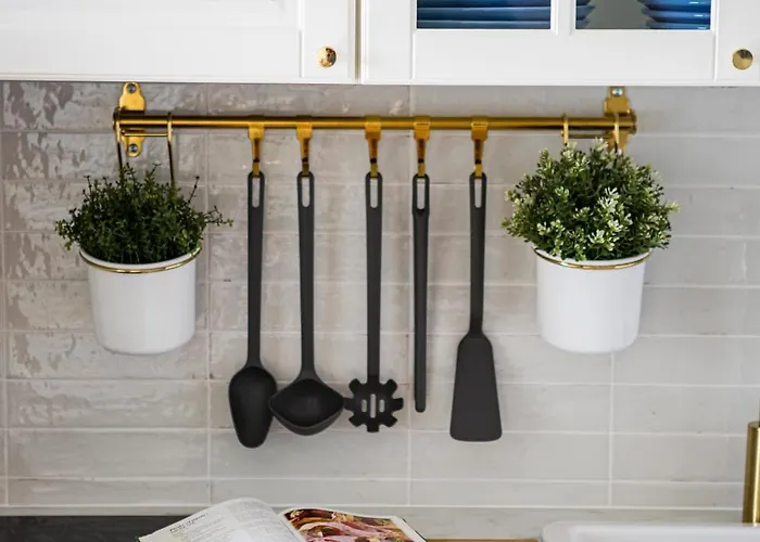 Stunning Seaview Retreat With Terrace דירה *