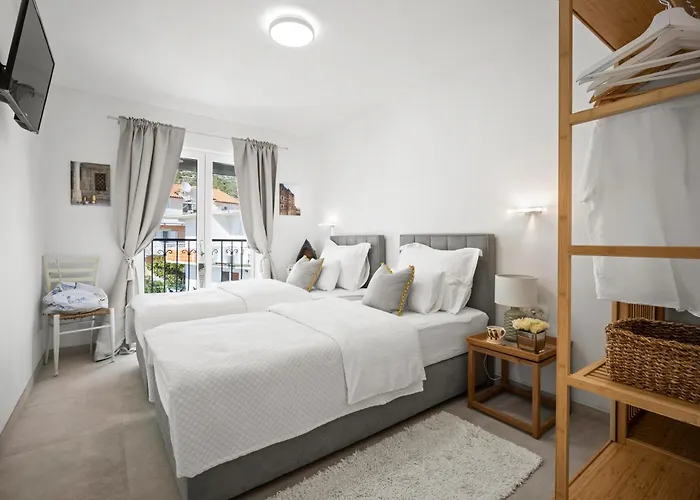 Stunning Seaview Retreat With Terrace דירה חוואר