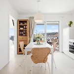 Stunning Seaview Retreat With Terrace דירה חוואר