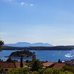 Stunning Seaview Retreat With Terrace Апартаменты Хвар