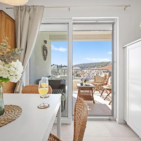 Daire Stunning Seaview Retreat With Terrace *