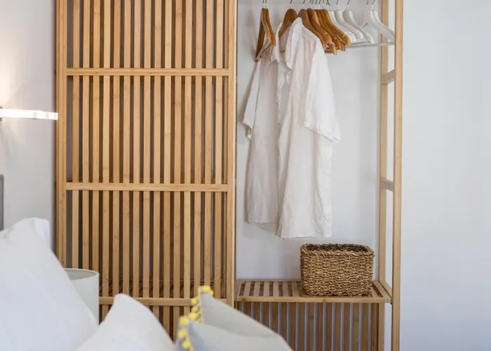 Stunning Seaview Retreat With Terrace Apartment *