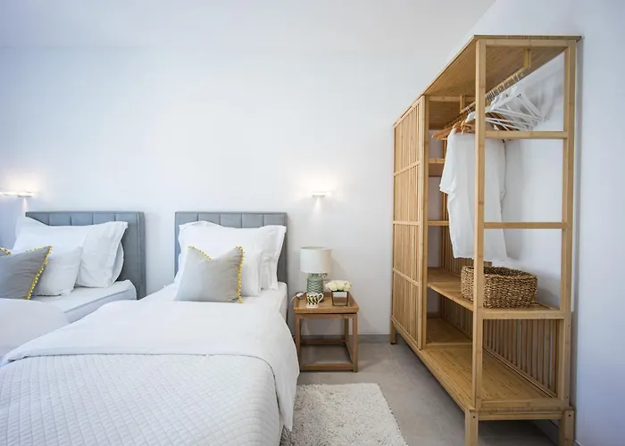 Stunning Seaview Retreat With Terrace