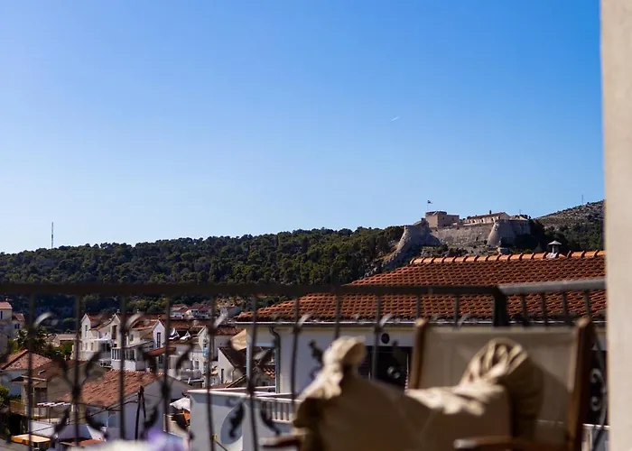 Stunning Seaview Retreat With Terrace Apartment