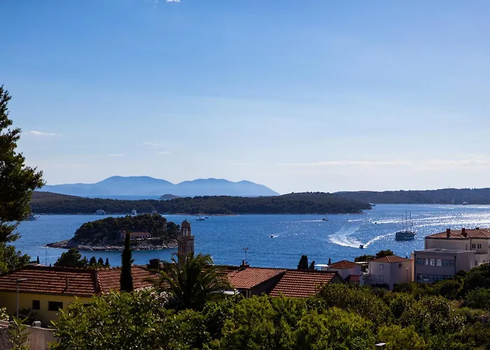 Stunning Seaview Retreat With Terrace