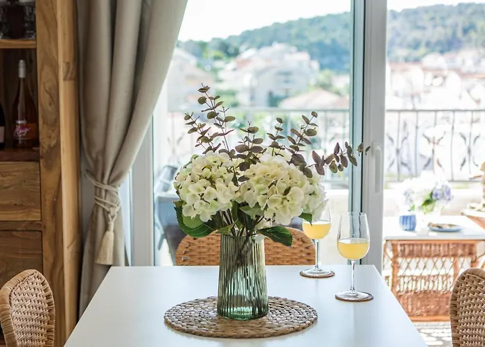 Stunning Seaview Retreat With Terrace Hvar Town