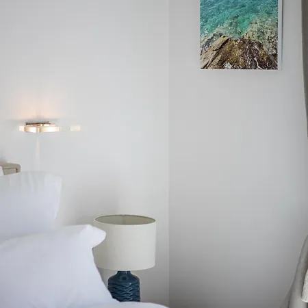 Stunning Seaview Retreat With Terrace هفار